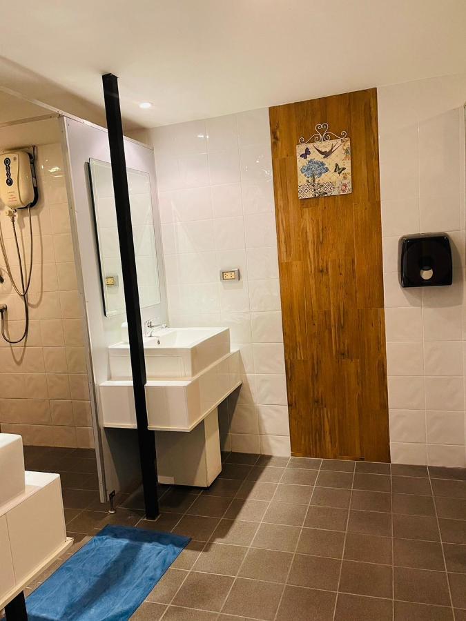 Rabbitel Phuket Hostel Ngoại thất bức ảnh