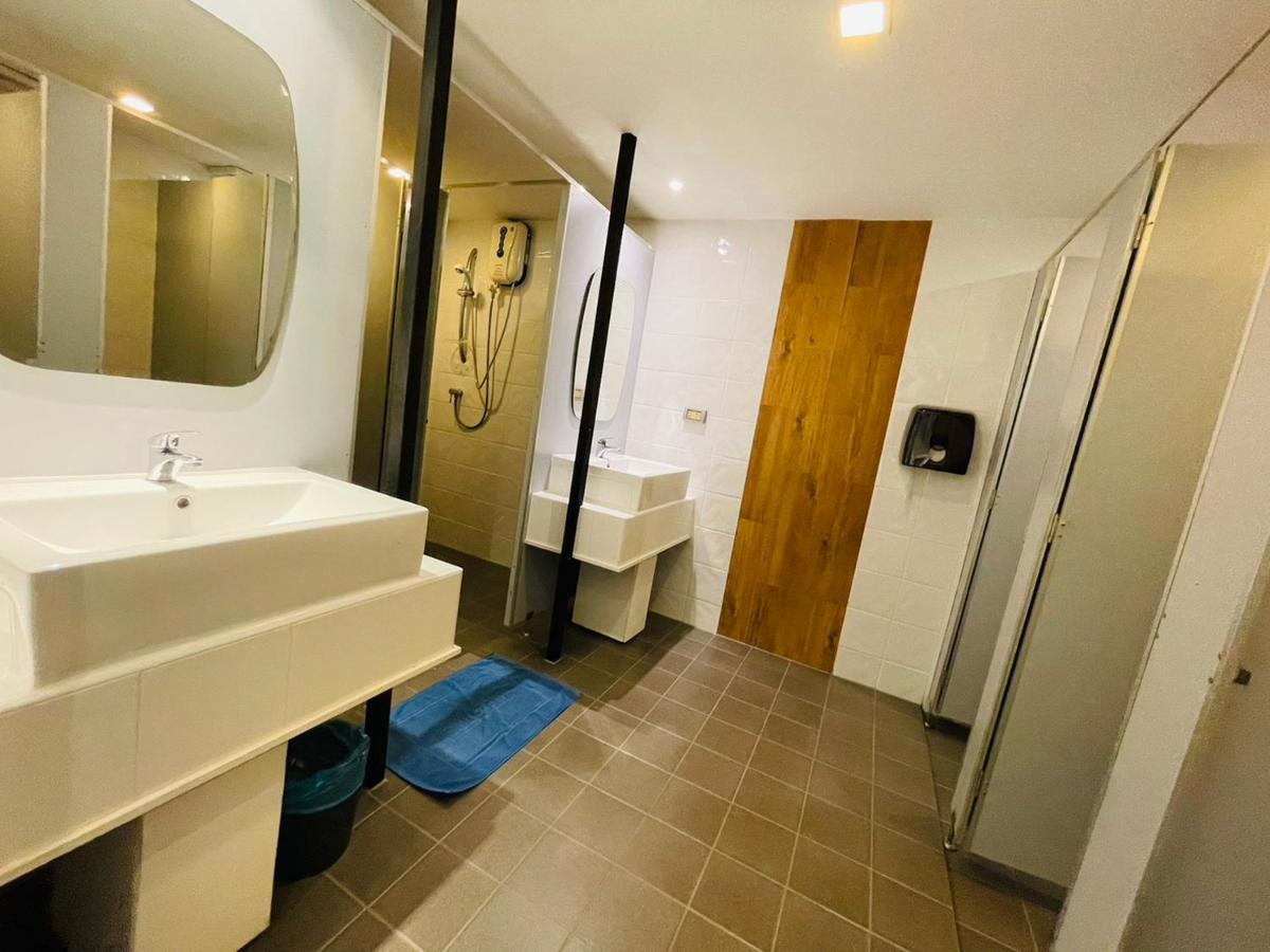 Rabbitel Phuket Hostel Ngoại thất bức ảnh