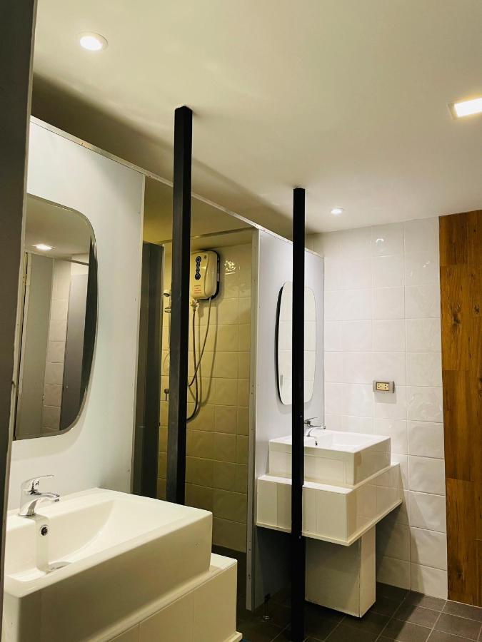 Rabbitel Phuket Hostel Ngoại thất bức ảnh