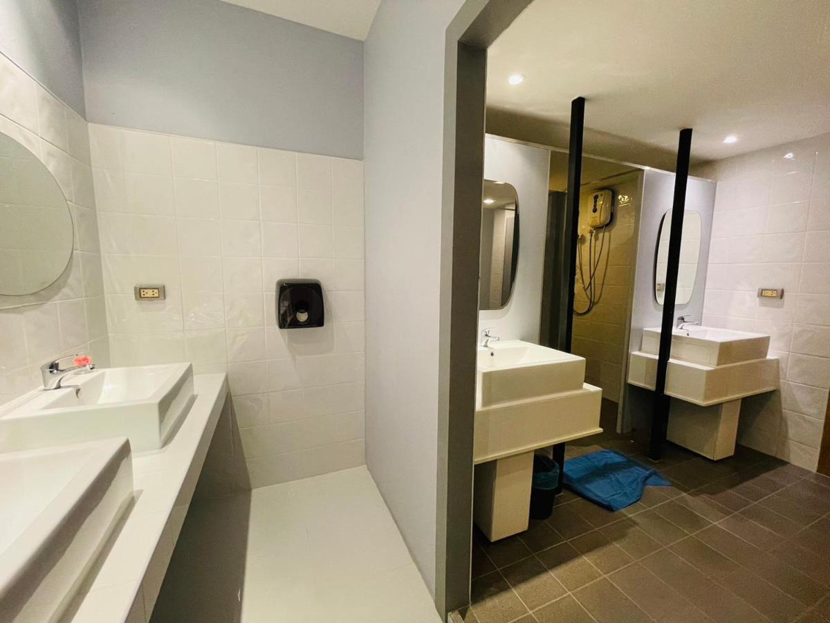 Rabbitel Phuket Hostel Ngoại thất bức ảnh