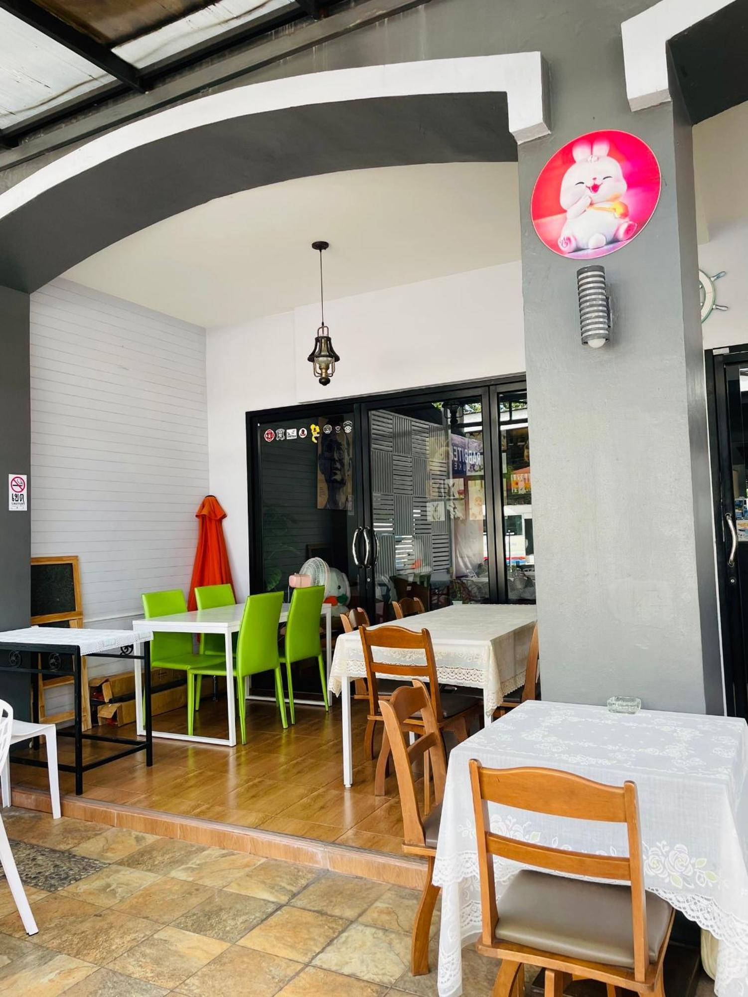 Rabbitel Phuket Hostel Ngoại thất bức ảnh