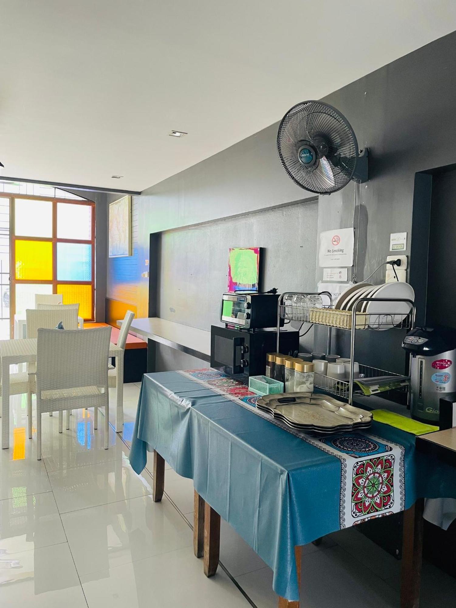 Rabbitel Phuket Hostel Ngoại thất bức ảnh